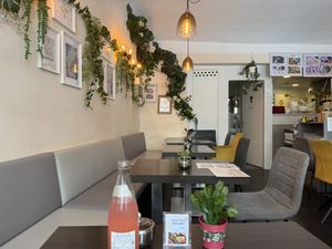 Atmosphere   at Lin's Veggie Dumplin' in Vienna