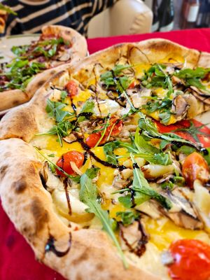 Convient aux petit. e.s et grand.e.s gourmand.es à emporter ou sur les mange debout. Réservation conseillée par téléphone ☎️ at Oh Sapristi Béthune in Bethune