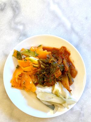 Assortiment de kimchi / légumes lacto-fermentés at Vivant  in Grenoble