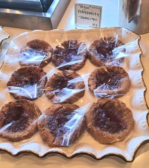 vegan oatmeal peanutbutter cookies at Cafe De Fessonia - 카페드페소니아 in Seoul
