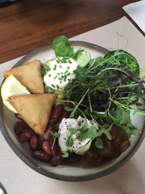 Salad of the day  at Flores do Cabo in Colares