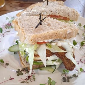 Club sandwich at Flores do Cabo in Colares