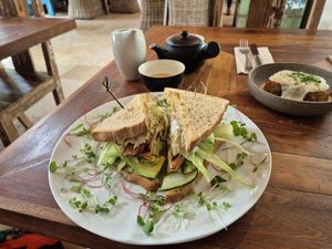  at Flores do Cabo in Colares