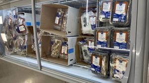 Frozen pomegranate, blueberry 🫐 )  at Metro Toptancı Market  in Antalya