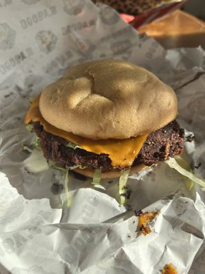 Smashed cheeze burger  at Dooby's Vegan Streetfood in Bochum