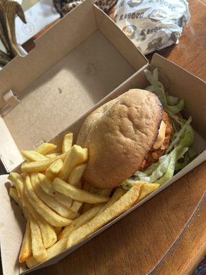 ,,Chicken“ Burger  at Dooby's Vegan Streetfood in Bochum
