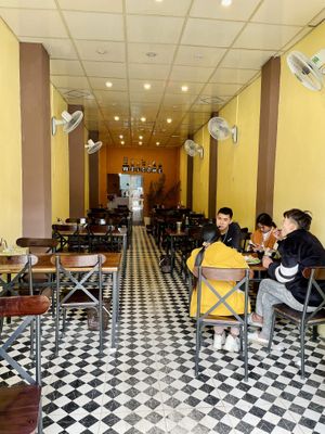 Tables inside the restaurant   at Bún Dảo Cơm Sườm - Maybe closed in Cao Bang