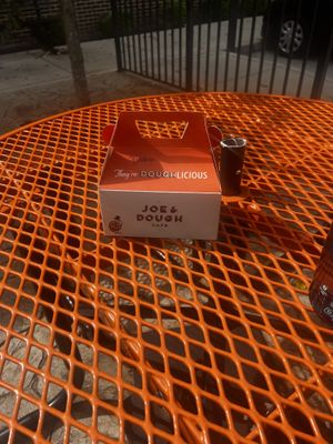 Outdoor tables  at Joe & Dough Cafe in Murfreesboro