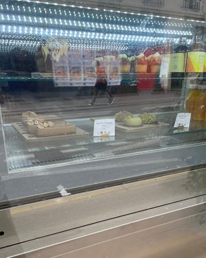 Vitrine (pop up café Pigalle, April May)  at Loba Patisserie in Paris