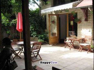 Omra Elias patio seating area at Omra Elias in Bucharest