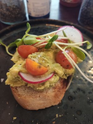 Avocado toast at Lemon Thyme Cafe in Pai