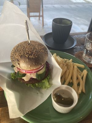 Falafelpaddy-Burger  at Blue Point Falafel & Coffee in Yomitan