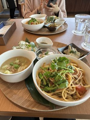 Ótimas opções   at W Holistic Cafe in Osaka