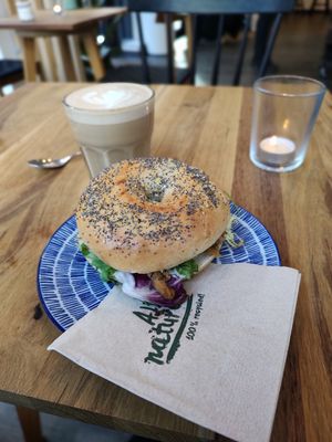 Chickeriki bagel and oat dirti chai at Schmidt's Bagel - Neustadt in Hamburg