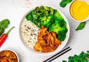 Vegan Non-Chicken Bowl.
Crispy and juicy veggies with vegan non-chicken and cheese sauce. White rice, vegan chicken, broccoli, kale, sesame, cheese sauce at Dobro Top Vegan   in Dubai