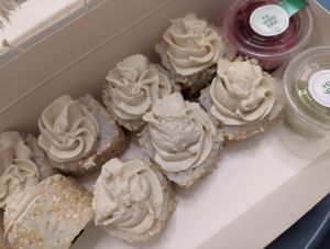 Vegan cream cheese sushi #Veganuary at Dobro Top Vegan   in Dubai