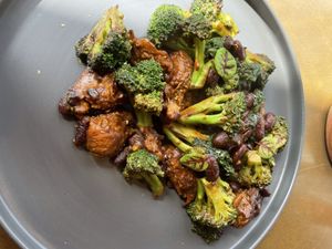 Brokkoli „non-meat"  at Dobro Top Vegan   in Dubai
