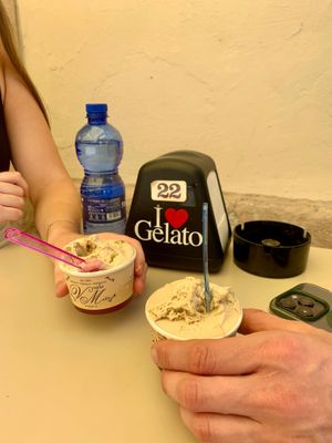 Maddie & Jack relaxing over pistachio gelato  at Vegan Food Tour Ortigia in Siracusa