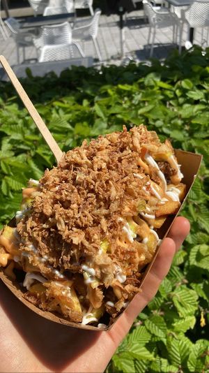 Rendang fries, so yummy and huge portion   at Last Vegas  in Utrecht