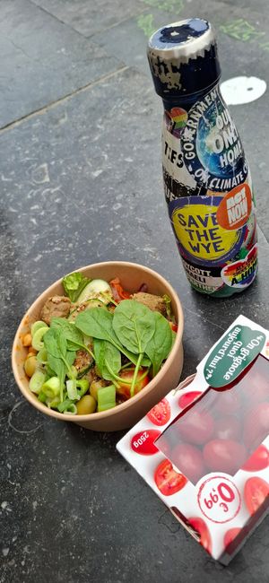 Take out or have in at Salad&Co in Lille