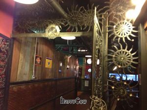 DONNIE's Homespun doorway at Donnie's Homespun in Springfield