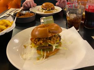 Voorste is vegan, achterste niet  at Byron - Covent Garden in London