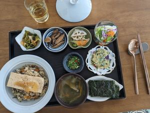 The tofu and seaweed 12000 won lunch set at Obuthan in Busan