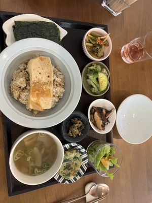 Mix veggies with rice (& tofu, though that wasn’t mentioned)  at Obuthan in Busan