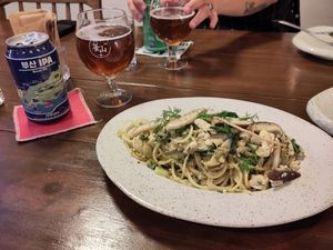 Korean pasta with vegetables and IPA at Obuthan in Busan