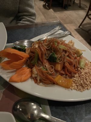 Pad thai  at Thai Onzon in Cochrane
