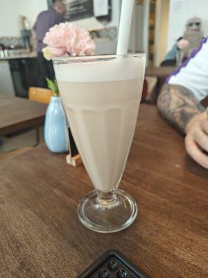 Vanilla milkshake at Pods of Beans in Copenhagen