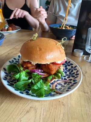 The big tofuburger with a lot of sauce at KRZAKI Vege Street Food in Plock