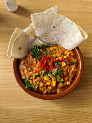 Chili sin carne at KRZAKI Vege Street Food in Plock