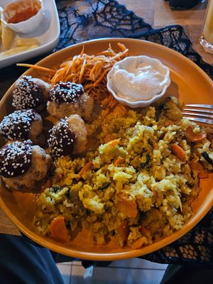 BBQ Cauliflower with Basmati Rice and Tahini at KRZAKI Vege Street Food in Plock