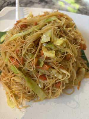 Bee hood noodles  at Su Xiang - 素香 in Central Singapore
