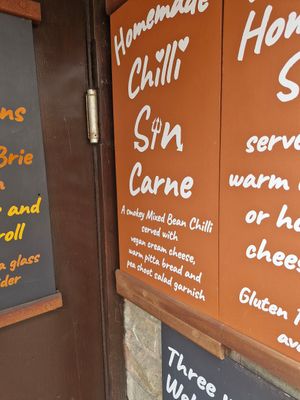 Chilli sin carne at Jacquelines Cafe in Ross-on-wye