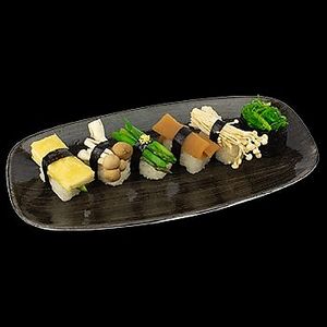 Hataje Nigri at Sushi Roll in Mexico City