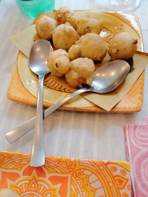 Zeppole alle alghe at ALE Pizzeria & Bistrò in Orbetello