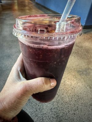 Blueberry pineapple 🍍 lemonade with chia seeds   at Buddha Belly Burger in Sacramento