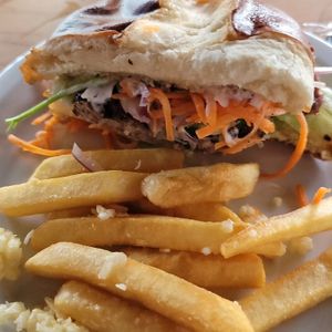 Bahn Mi burger 🍔😋 at Buddha Belly Burger in Sacramento