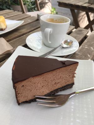 Schokokuchen und Kaffee  at PYC Cheese Cake & Gallery in Dusseldorf