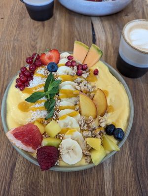 Mango Bowl at Kaffee auf Hawaii - Brunch & Chill in Mannheim
