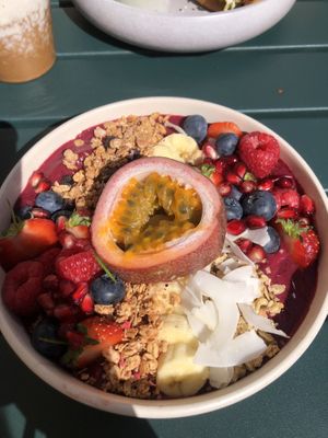 Açaí bowl (12,90€) - yummy, but mostly frozen banana and berries   at Kaffee auf Hawaii - Brunch & Chill in Mannheim