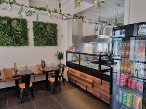 Interior with counter at XONI STREETFOOD in Tielt