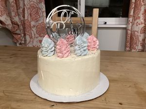 Gender reveal cake at Trillium Treats in Redmond