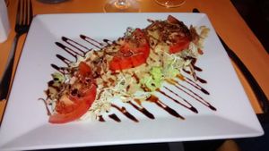 Indonesian salad with peanut sauce at O Bali in Toulouse