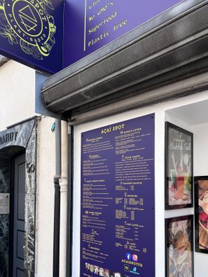 Outside with menu  at Açaï Spot in Cannes