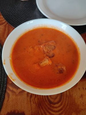 Sopa de tomate at El Patio Cocina Vegana in Genalguacil