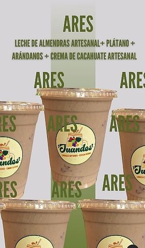 Ares:
Leche de almendras artesanal + plátano + crema de cacahuate artesanal + arándanos at Juandos in Mexico City