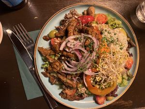 Salat mit Soja-Gyros  at DILL Vegan Gastronomie in Augsburg